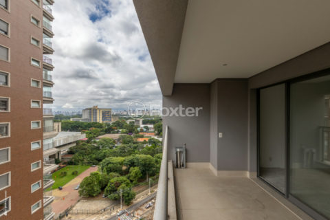 Image 8 - 1030758
