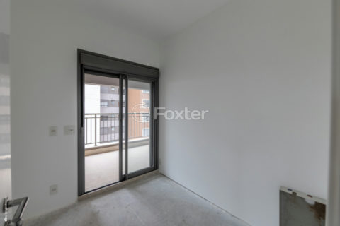 Image 24 - 1030758