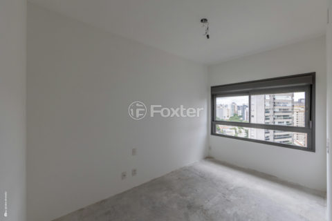 Image 37 - 1030758