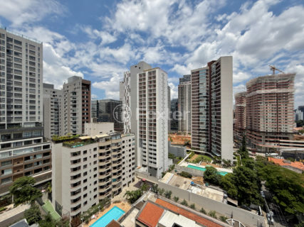 Image 19 - 1030767