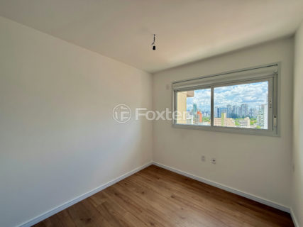 Image 32 - 1030767