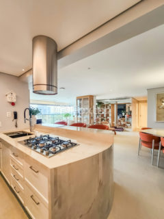 Image 22 - 1030792