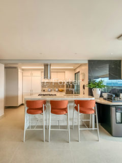 Image 21 - 1030792