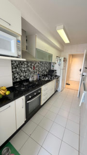 Image 31 - 1030800