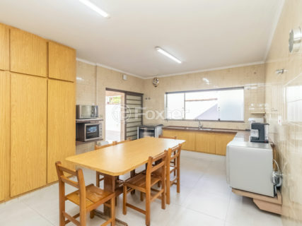 Image 42 - 1030812