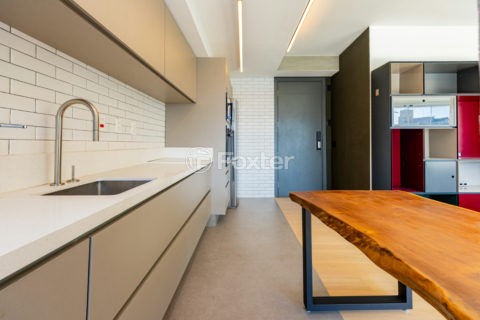 Image 14 - 1030817