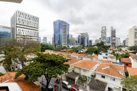 Image 21 - 1030847