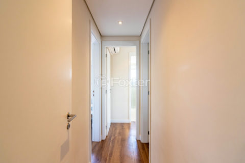 Image 30 - 1030850