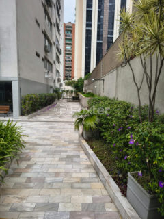 Image 40 - 1030852