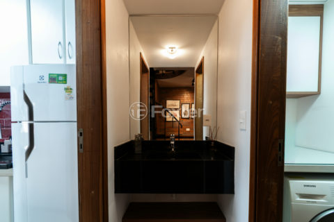 Image 8 - 1030863