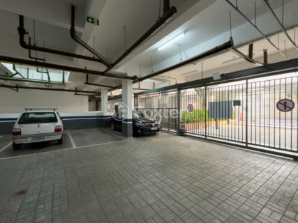 Image 32 - 1030875