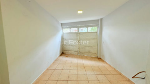 Image 32 - 1030878