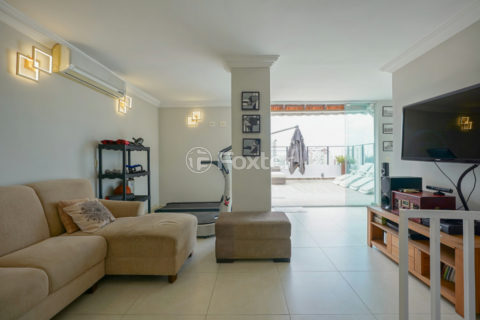 Image 32 - 1030879
