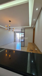Image 4 - 1030884