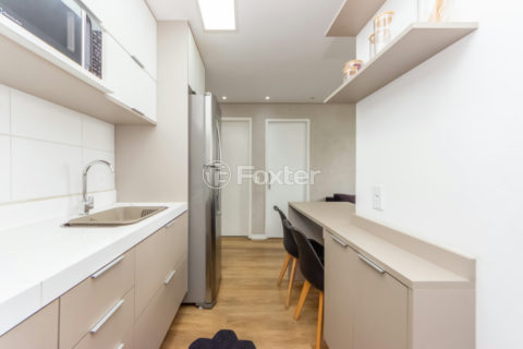 Image 7 - 1030901