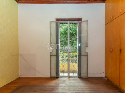 Image 32 - 1030907