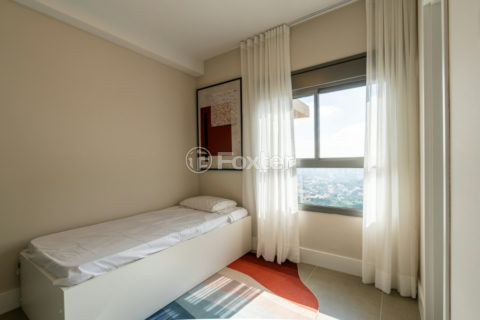 Image 32 - 1030916