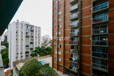 Image 17 - 1030932