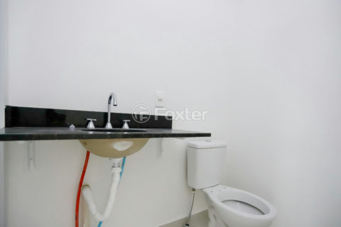 Image 19 - 1030932