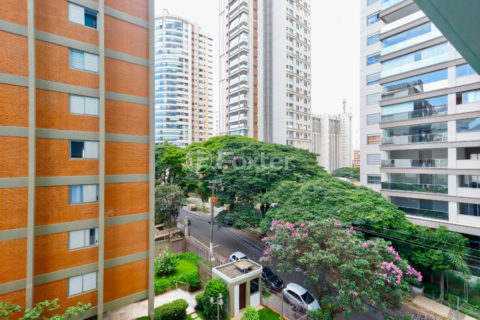 Image 10 - 1030932