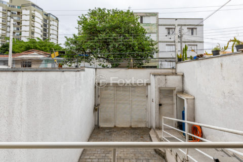 Image 10 - 1030935