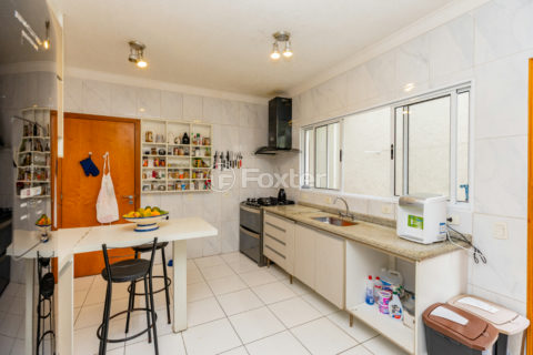Image 37 - 1030935