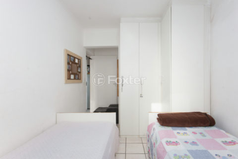 Image 11 - 1030937