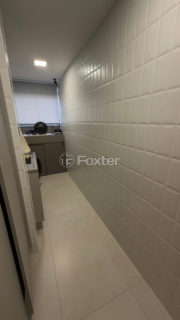 Image 27 - 1030942