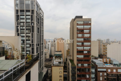 Image 21 - 1030944