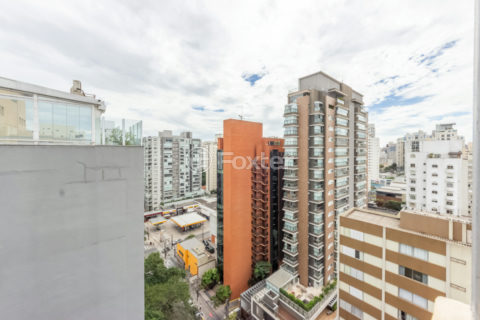 Image 19 - 1030945