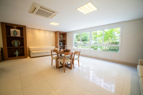 Image 38 - 1030947