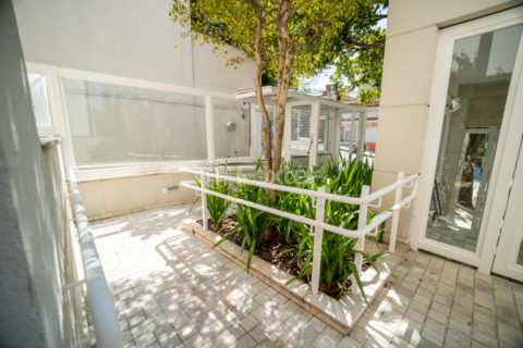 Image 70 - 1030947