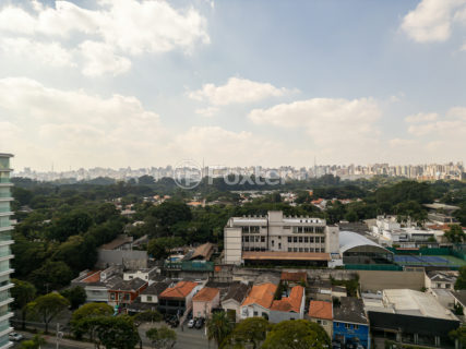 Image 21 - 1030981