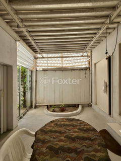 Image 22 - 1030982