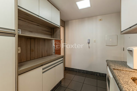 Image 32 - 1030992