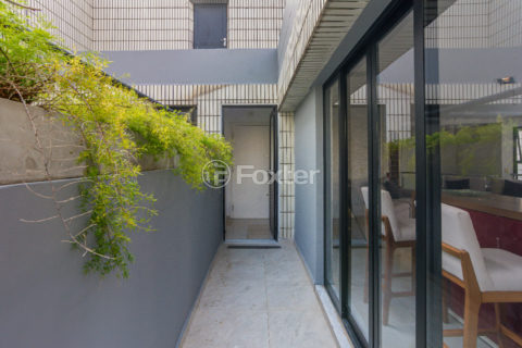 Image 37 - 1030998