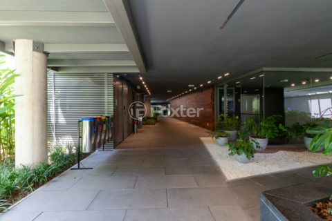 Image 33 - 1031003