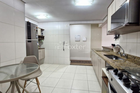 Image 37 - 1031017