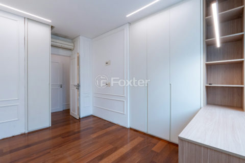 Image 31 - 1031044