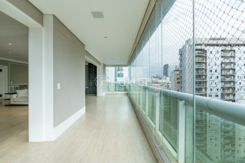 Image 18 - 1031044