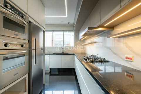 Image 44 - 1031044