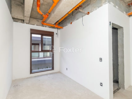 Image 35 - 1031057