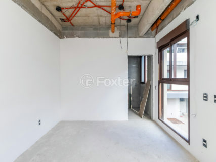 Image 32 - 1031057