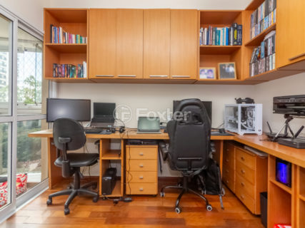 Image 32 - 1031059