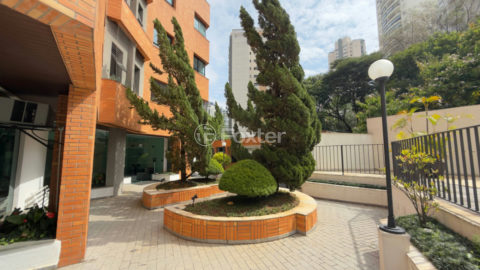 Image 84 - 1031093