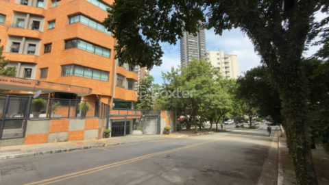 Image 96 - 1031093