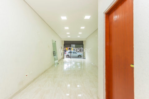 Image 15 - 1031100