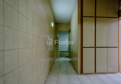 Image 10 - 1031111