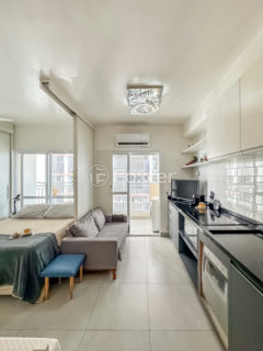 Image 8 - 1031146