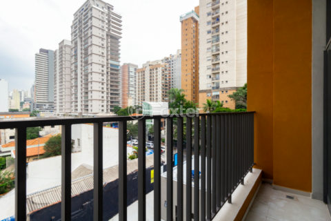 Image 12 - 1031147